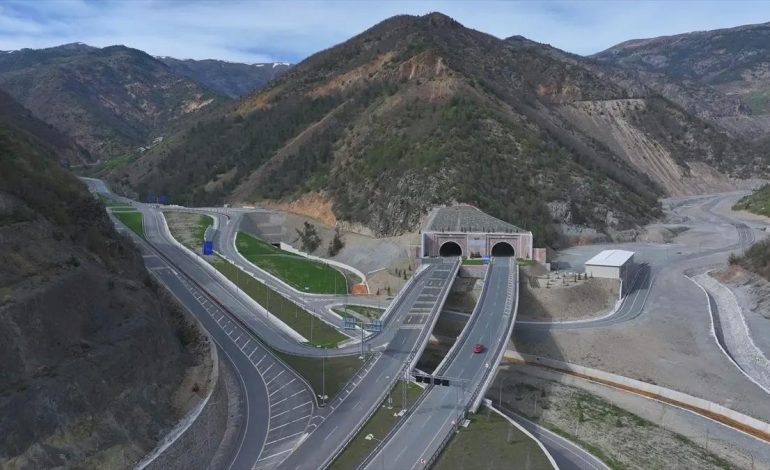Yeni Zigana Tüneli’nden 2 yılda 3 milyon 490 bin araç geçti