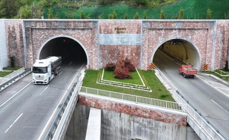Yeni Zigana Tüneli’nden 2 yılda 3,5 milyona yakın araç geçti
