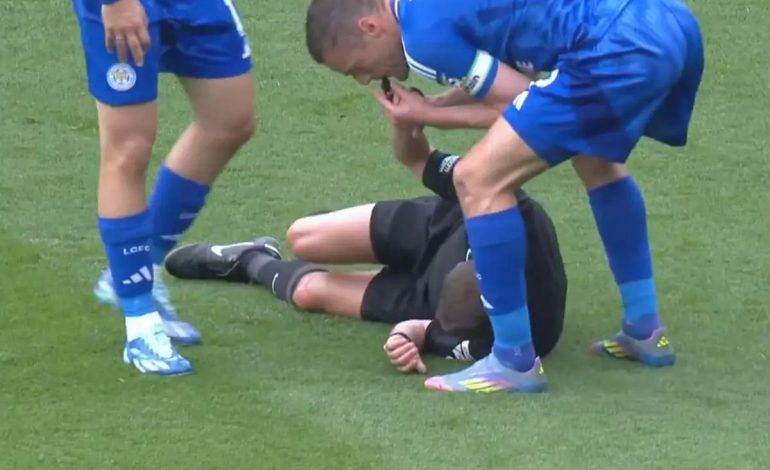 Yeşil sahalarda ilginç anlar! Hakem yere düştü, dünyaca ünlü futbolcu düdüğe sarıldı