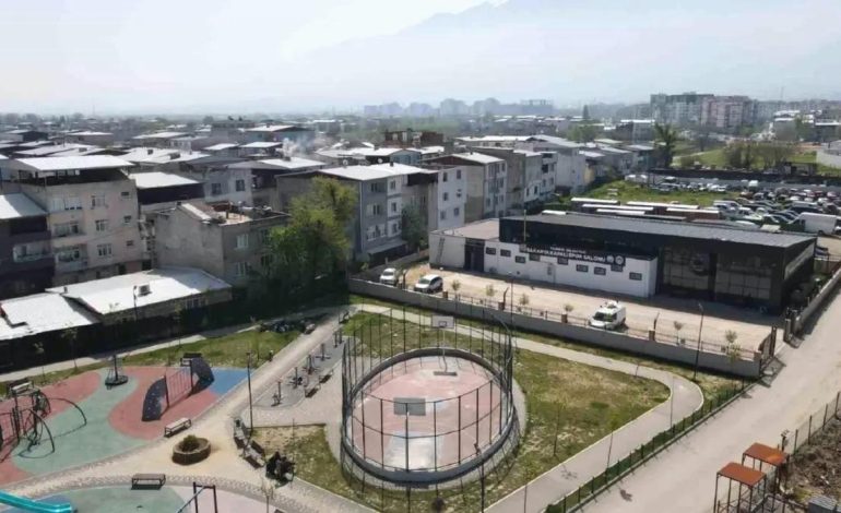 Yıldırım Belediyesi, Sakarya Mahallesi’nde Yeni Spor Salonunu Hizmete Açtı