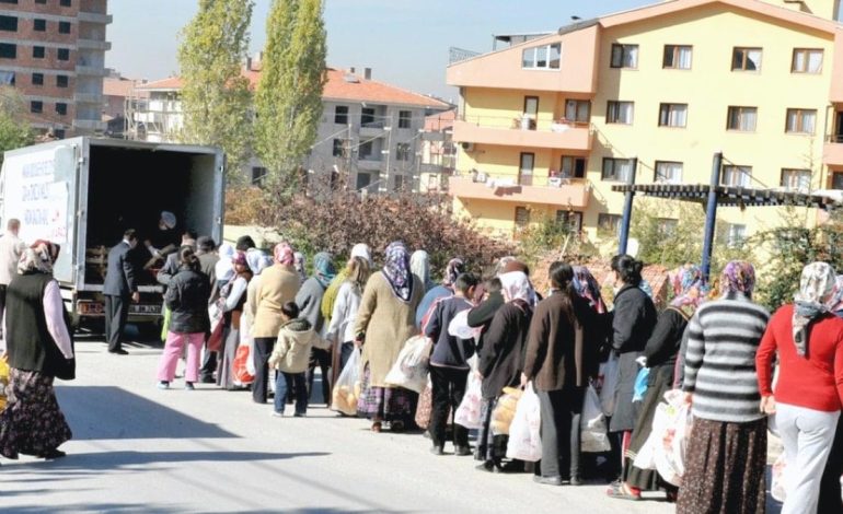 ‘Yoksulluğun, ekonomik krizin nedeni Erdoğan’