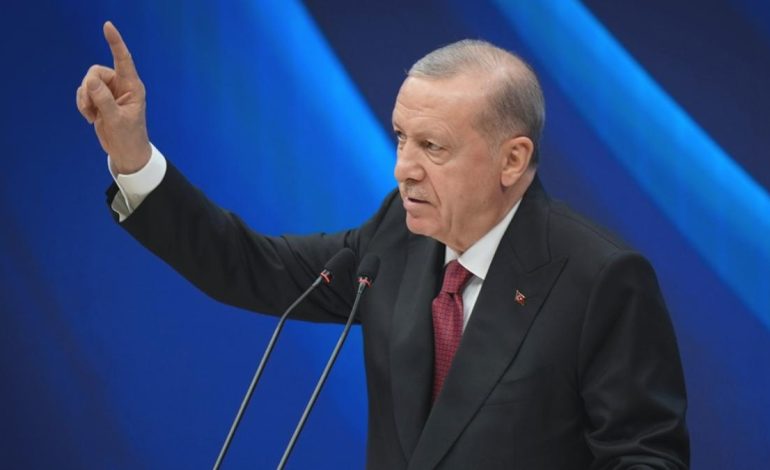 Yunan basınından Türk diplomasisine övgü: Tüm oyunu Erdoğan oynuyor