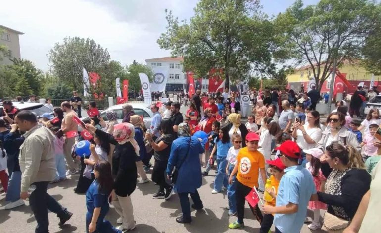 Yunuslar Çocuklara Eğlenceli Etkinlik Düzenledi