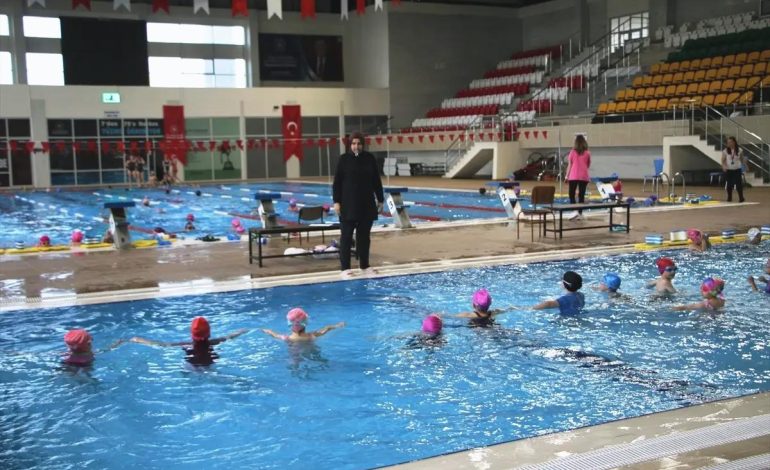 Yüzme Bilmeyen Kalmasın Projesi Kütahya’da Başarıyla Devam Ediyor