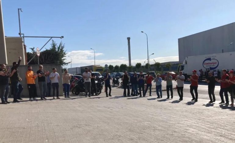 Zammı öğrenen işçiler halaya koştu