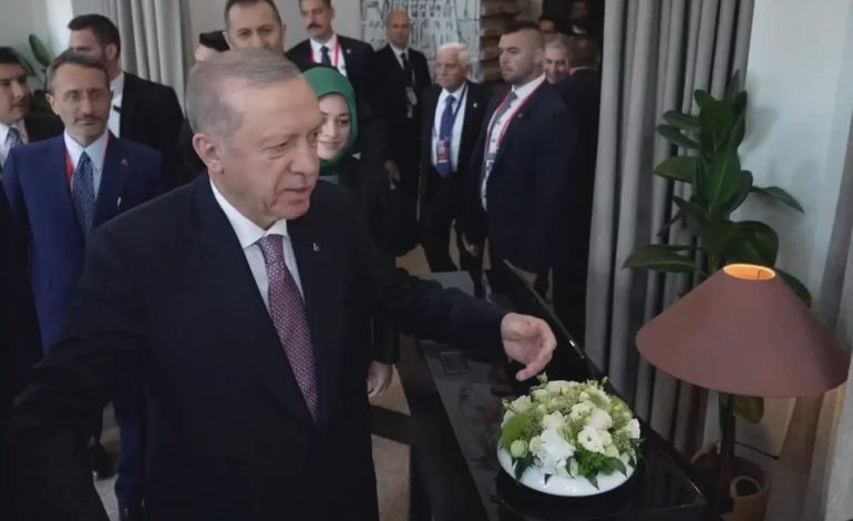 Zirveye damga vuran an! Erdoğan, karşısında görünce dayanamadı: Gel bir sarılayım sana