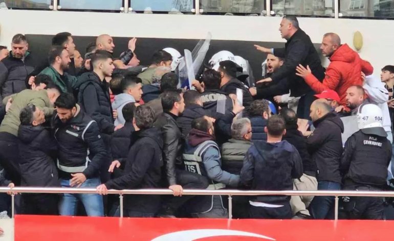 Zonguldakspor Maçında Şiddet Olayları