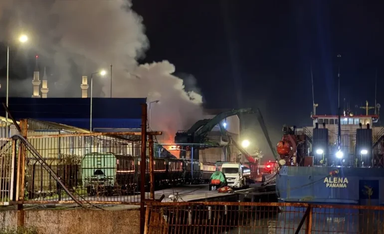 Zonguldak’ta Kömür Deposu Yangını Kontrol Altına Alındı