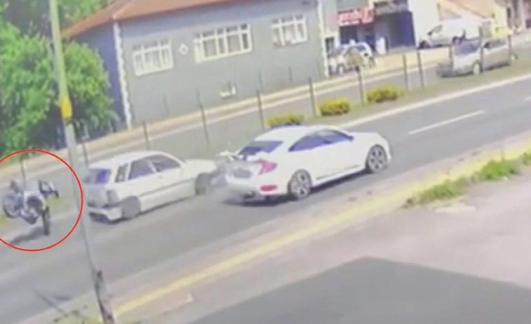 Zonguldak’ta motosiklet tellere çarptı: 1 yaralı